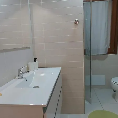 Apartmán In Mit Obergrundschwimmbad Und Eingezaeunem Parkplatz Capoterra